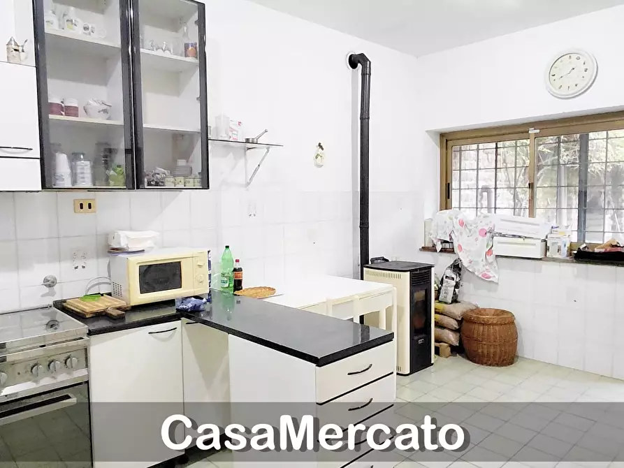 Immagine 15 di Quadrilocale in affitto  in Via Valle Petrucola a Nemi