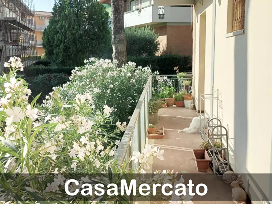 Immagine 17 di Trilocale in vendita  in Viale San Bartolomeo a Grottaferrata