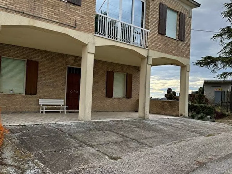 Immagine 5 di Casa bifamiliare in vendita  a Carassai