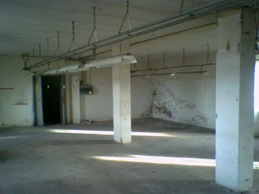 Immagine 21 di Laboratorio in vendita  a Montegiorgio