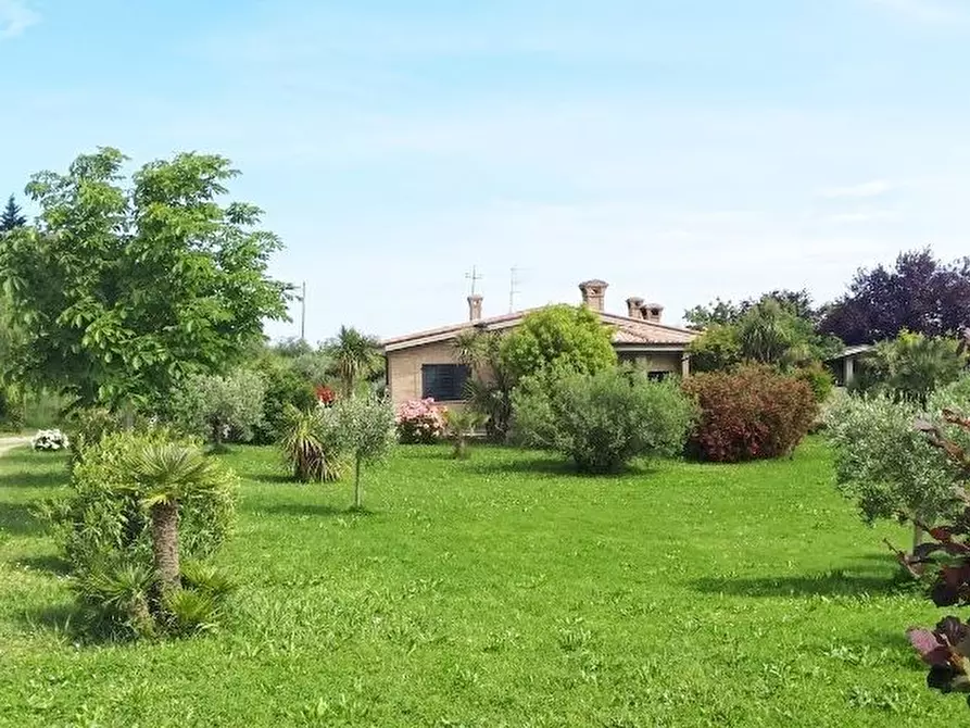 Immagine 1 di Villa in vendita  in semicentrale a Monteprandone