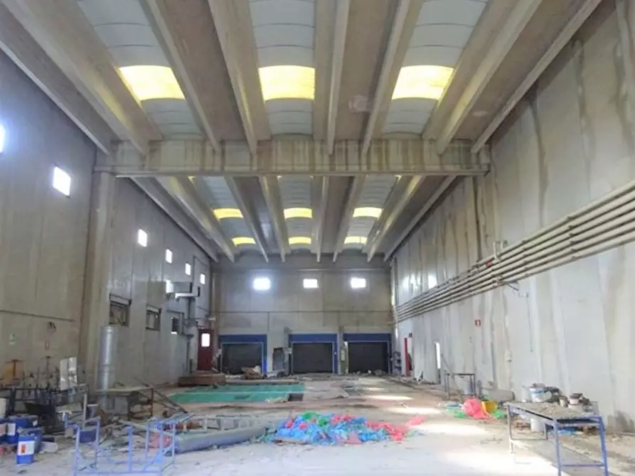 Immagine 15 di Capannone industriale in vendita  a Colonnella