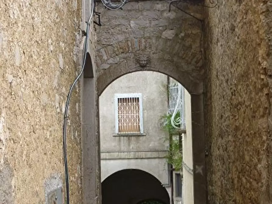 Immagine 16 di Quadrilocale in vendita  in VIA ARIOSTO a San Fele