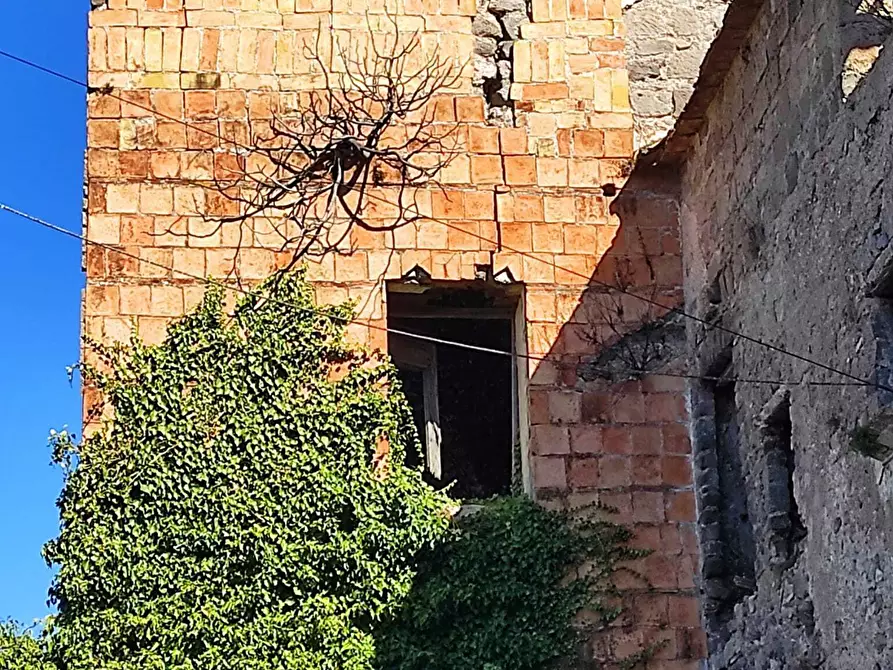 Immagine 2 di Palazzo in vendita  a Fisciano