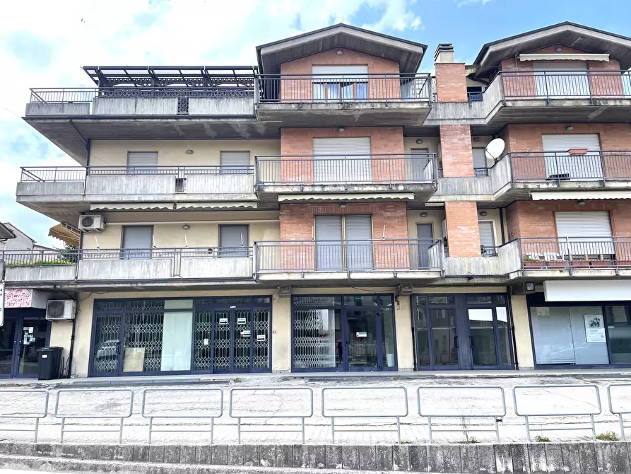 Immagine 5 di Locale commerciale in affitto  a Comunanza