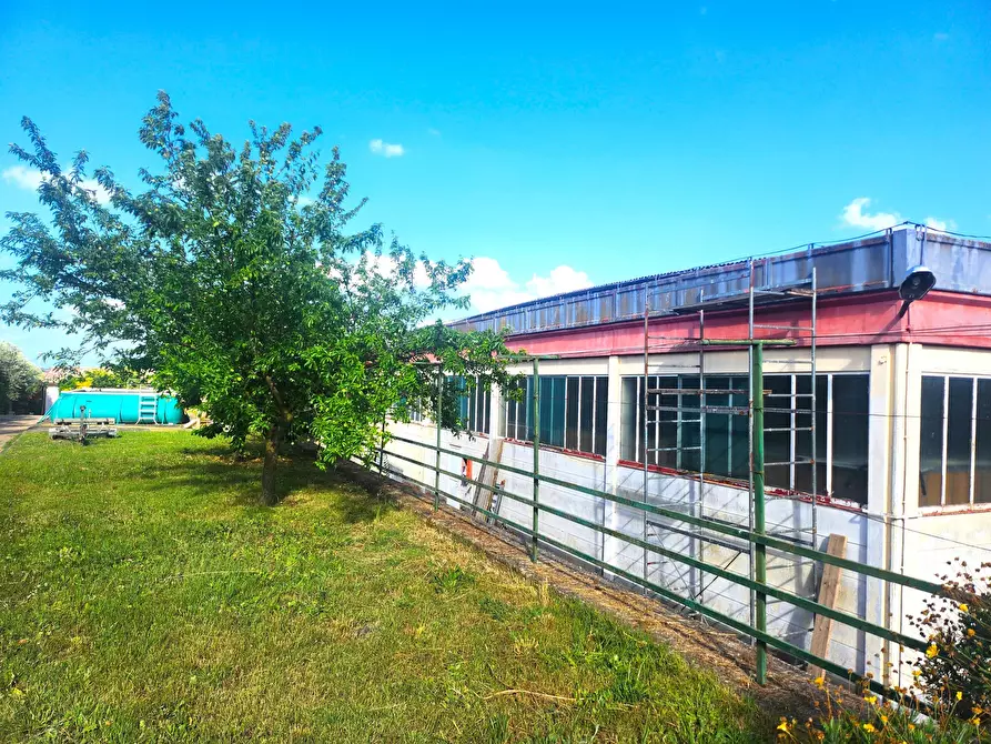 Immagine 17 di Capannone industriale in vendita  a Roma