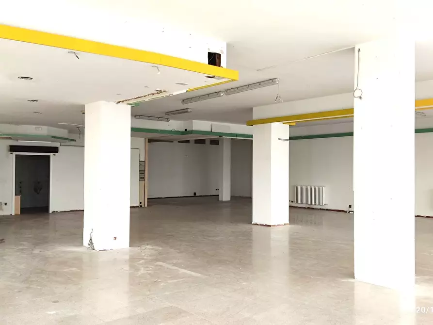 Immagine 5 di Locale commerciale in vendita  in via elpidien a Montegranaro