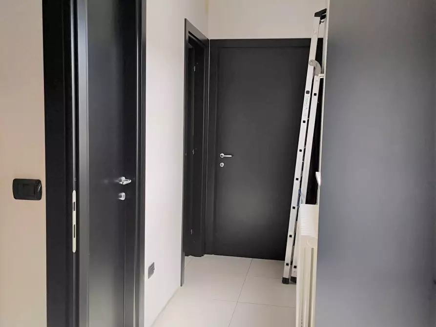 Immagine 26 di Locale commerciale in vendita  a Spinetoli