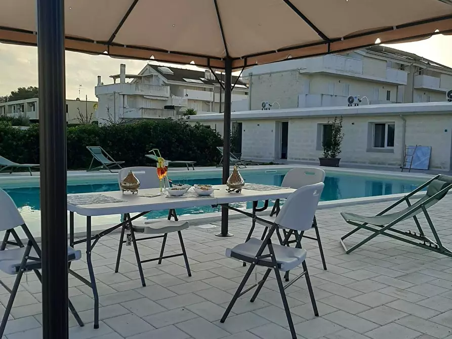 Immagine 13 di Casa vacanze in vendita  a Pulsano