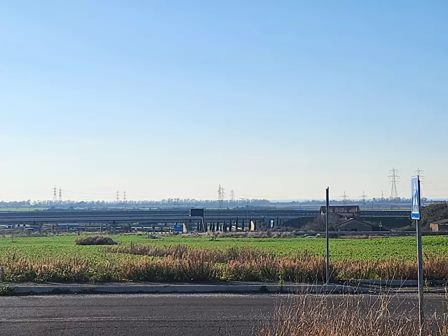 Immagine 1 di Terreno industriale in vendita  a Tarquinia