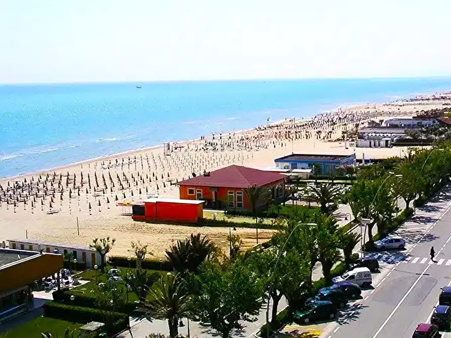 Immagine 1 di Albergo/B&B/Residence in vendita  a Alba Adriatica