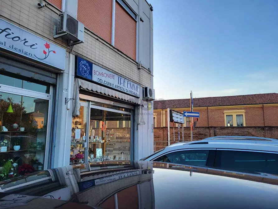 Immagine 7 di Locale commerciale in affitto  in Via Emilia Ovest 127 a Modena
