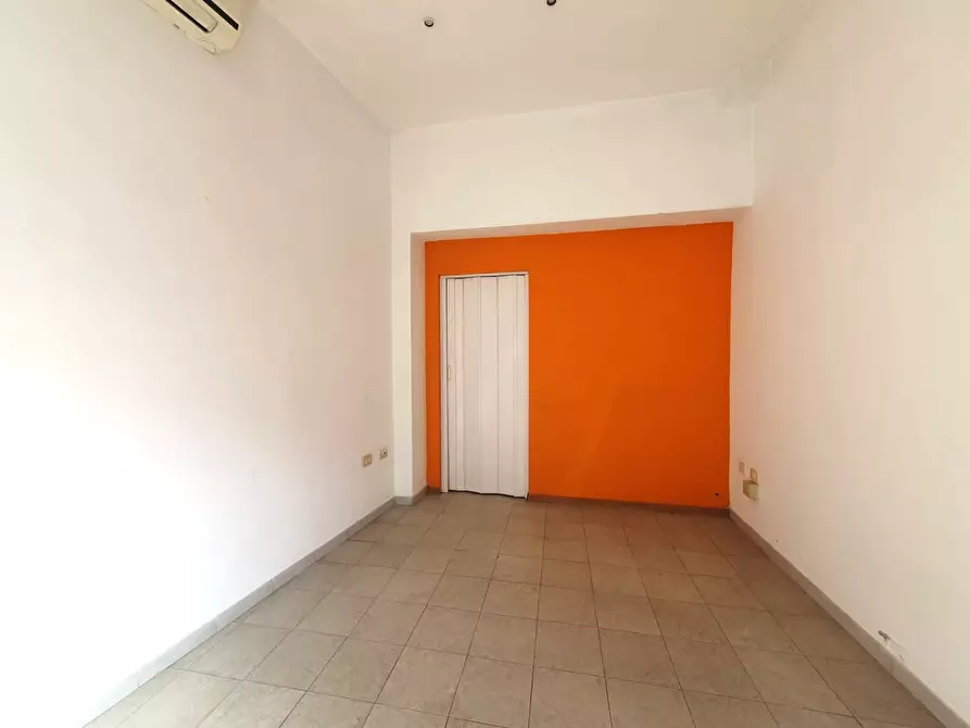 Immagine 5 di Locale commerciale in vendita  a Monserrato