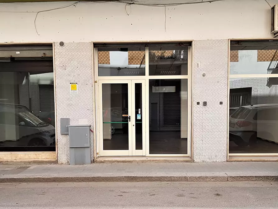 Immagine 26 di Locale commerciale in vendita  a Quartu Sant'elena