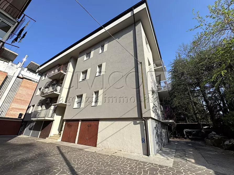 Immagine 2 di Appartamento in vendita  in Via Quadri 100 a Vicenza