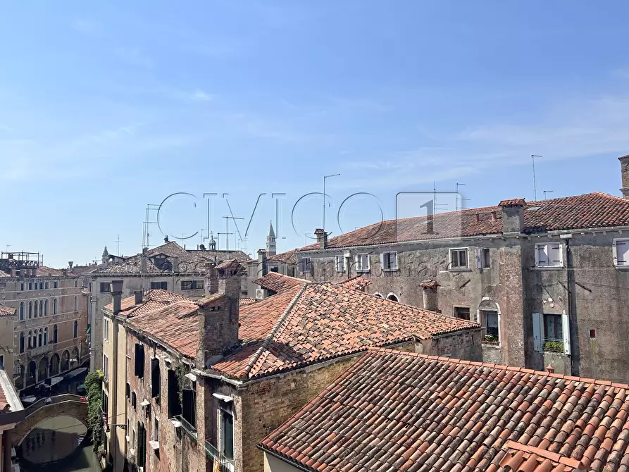 Immagine 5 di Appartamento in vendita  in Sotoportego Widmann a Venezia