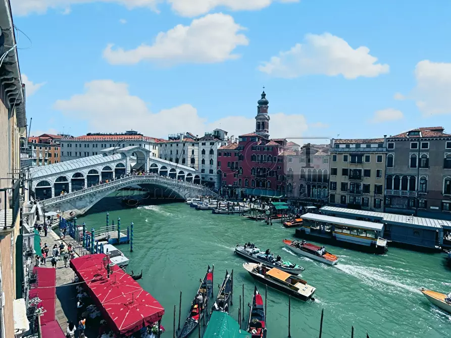Immagine 8 di Appartamento in vendita  in Riva del Vin a Venezia