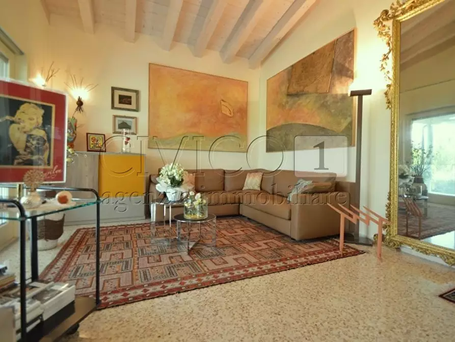 Immagine 1 di Villa in vendita  in Via Roma 27 a Agugliaro