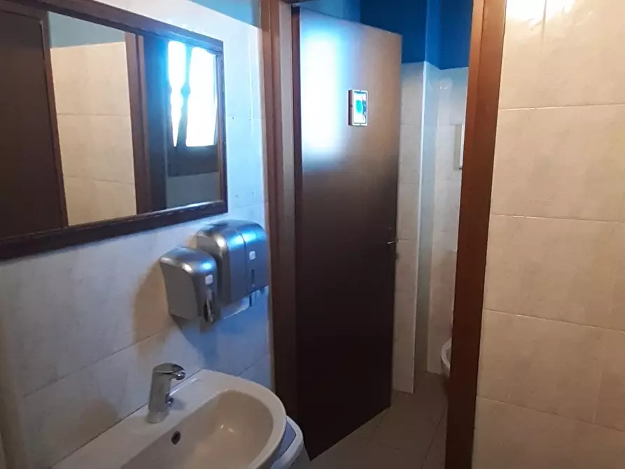 Immagine 23 di Bar / Ristorante in vendita  in statale 32 a Pombia