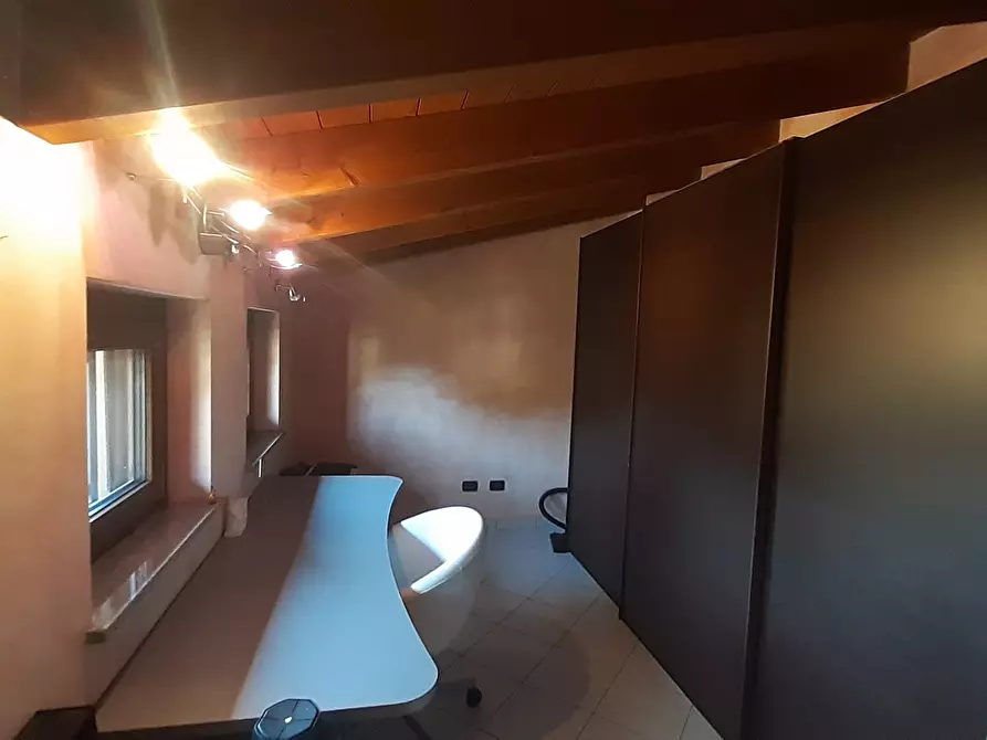 Immagine 10 di Villetta a schiera in vendita  in Via Monte Bianco 50 a Pombia