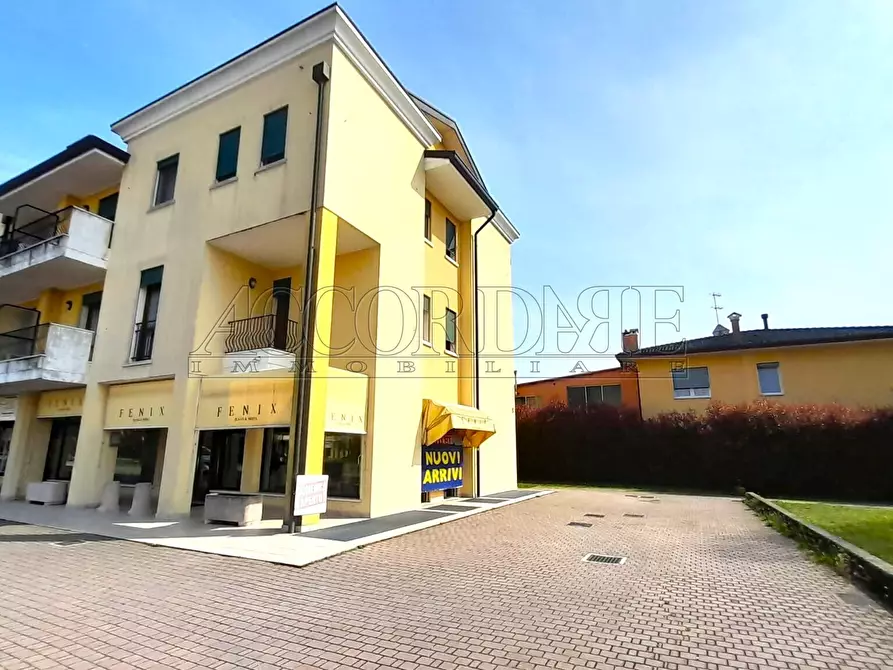 Immagine 3 di Locale commerciale in vendita  in Via del Donatore a Villafranca Padovana