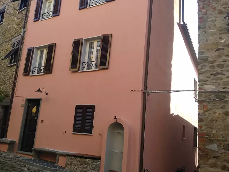 Immagine 41 di Casa semindipendente in vendita  in Piazza della Chiesa 15 a Ortonovo