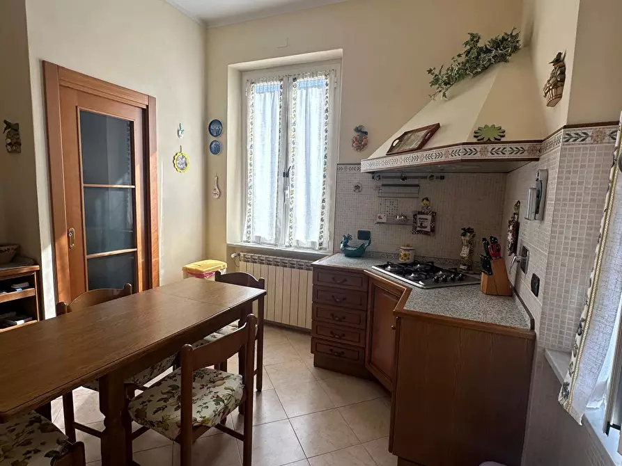Immagine 10 di Villa in vendita  in Via della Resistenza 38 a Castelnuovo Magra