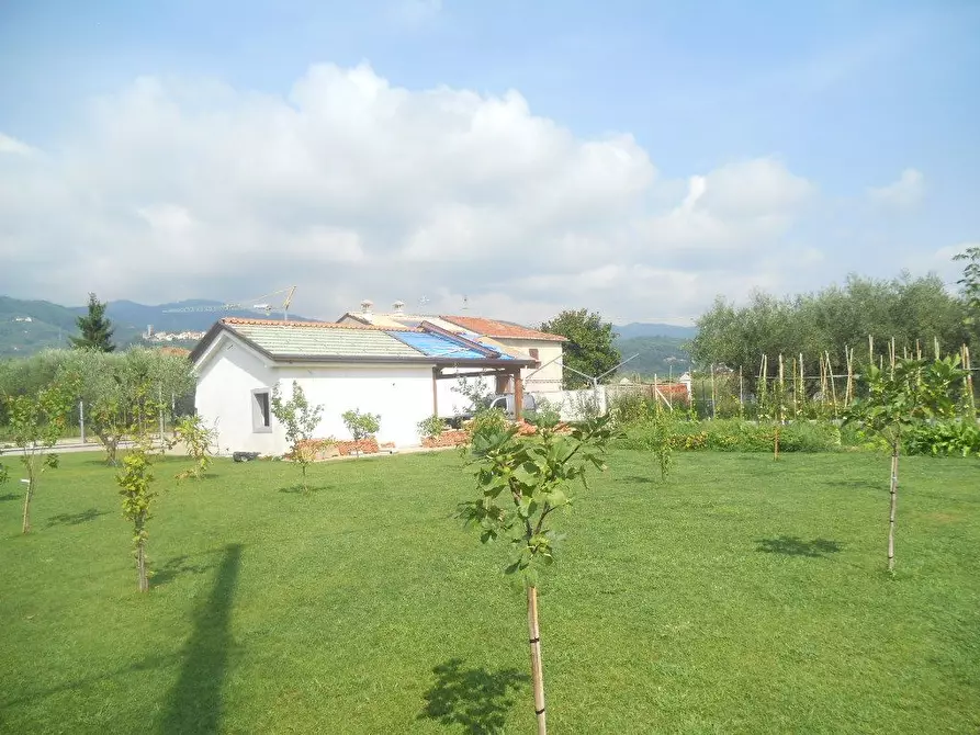 Immagine 8 di Casa semindipendente in vendita  a Castelnuovo Magra