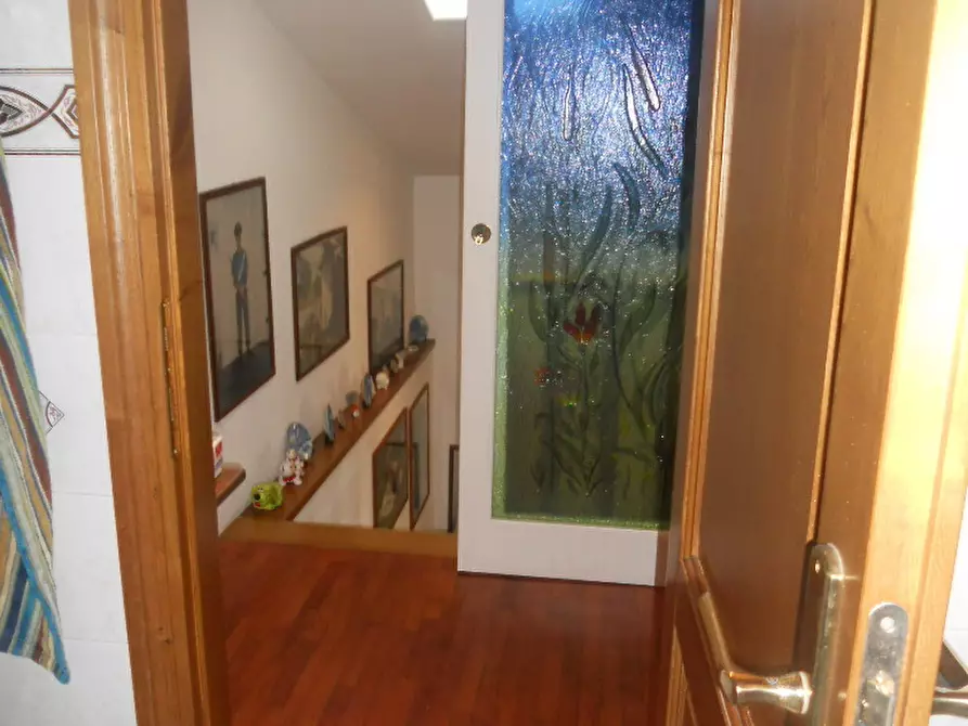 Immagine 12 di Villa in vendita  in Via dei Pini 40 a Castelnuovo Magra