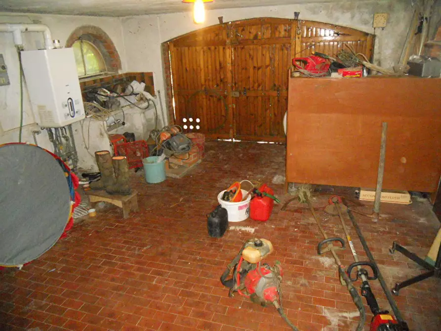 Immagine 19 di Villa in vendita  in Via Luni 36 a Ortonovo