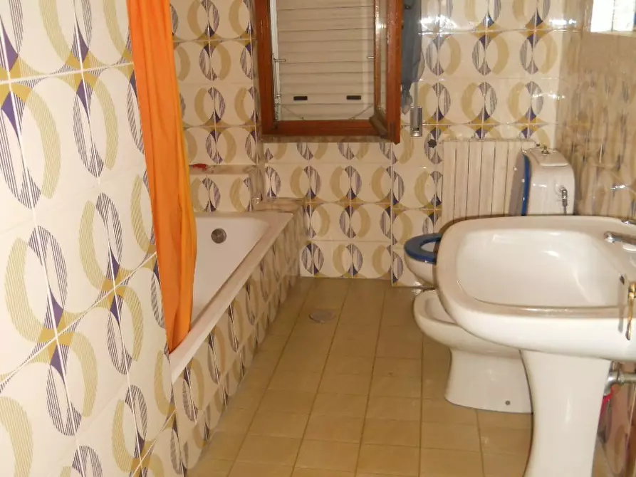 Immagine 31 di Villa in vendita  in Via Luni 36 a Ortonovo