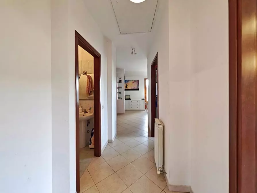 Immagine 16 di Appartamento in vendita  in Via Nave a Sarzana