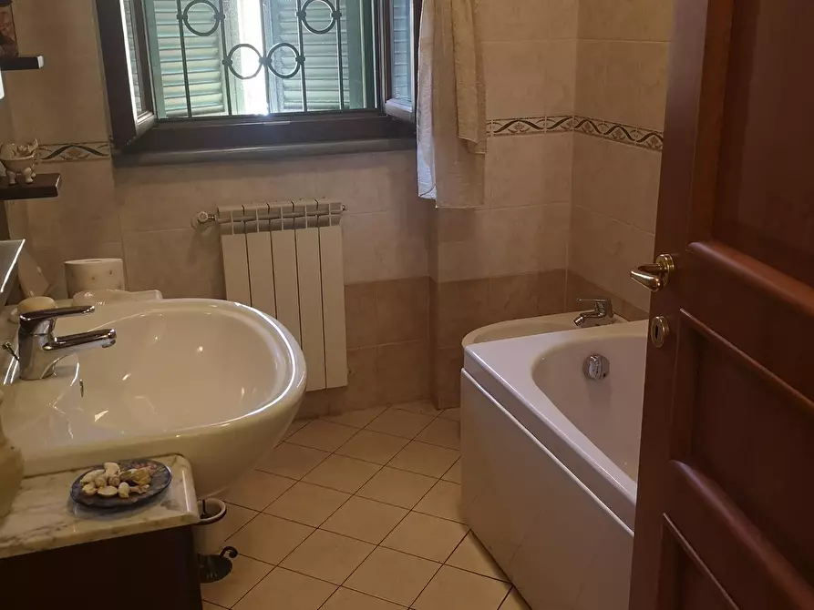 Immagine 22 di Casa semindipendente in vendita  in Piazza Marco Tosini a Castelnuovo Magra