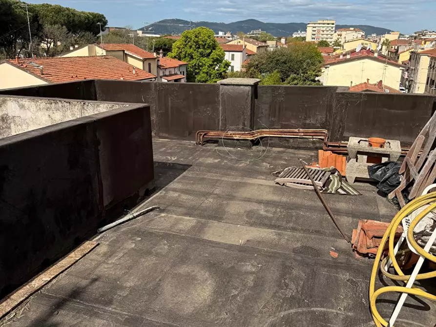 Immagine 13 di Villa in vendita  in Via Firenze 48 a Carrara