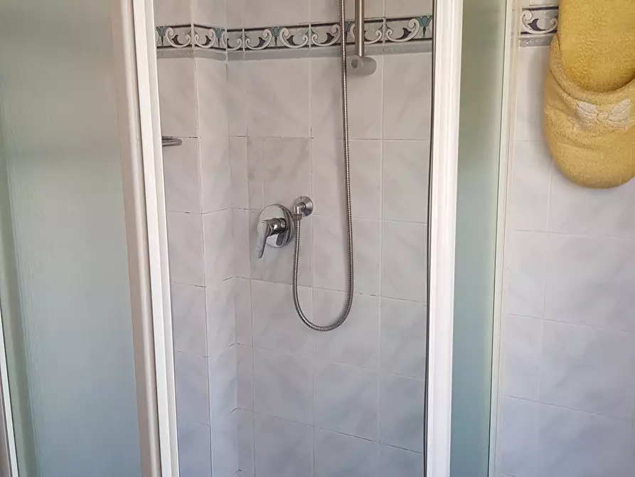 Immagine 16 di Casa semindipendente in vendita  in Viale XX Settembre 65 a Carrara