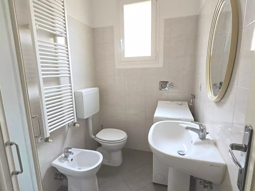 Immagine 6 di Bilocale in affitto  a Bologna