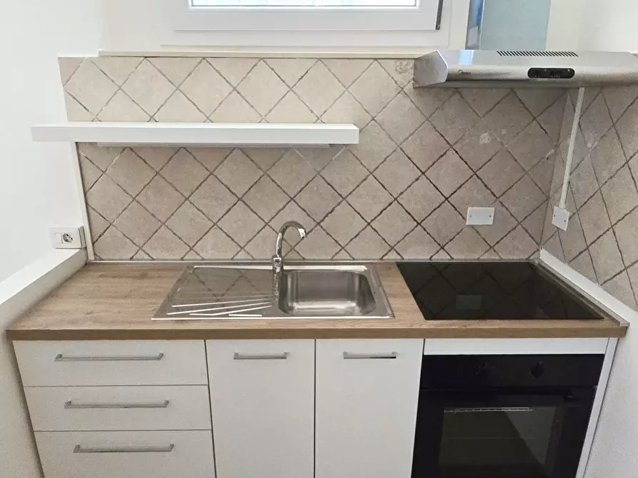 Immagine 4 di Monolocale in affitto  a Bologna