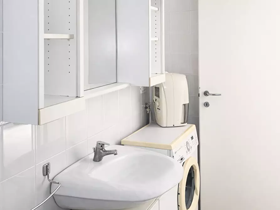 Immagine 6 di Monolocale in affitto  a Bologna