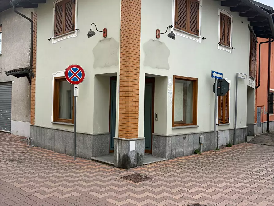 Immagine 1 di Locale commerciale in affitto  in Via Galileo Galilei 20 a Beinasco