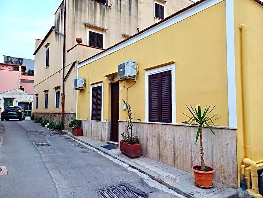 Immagine 1 di Quadrilocale in vendita  in Via Giuseppe Malvica a Palermo