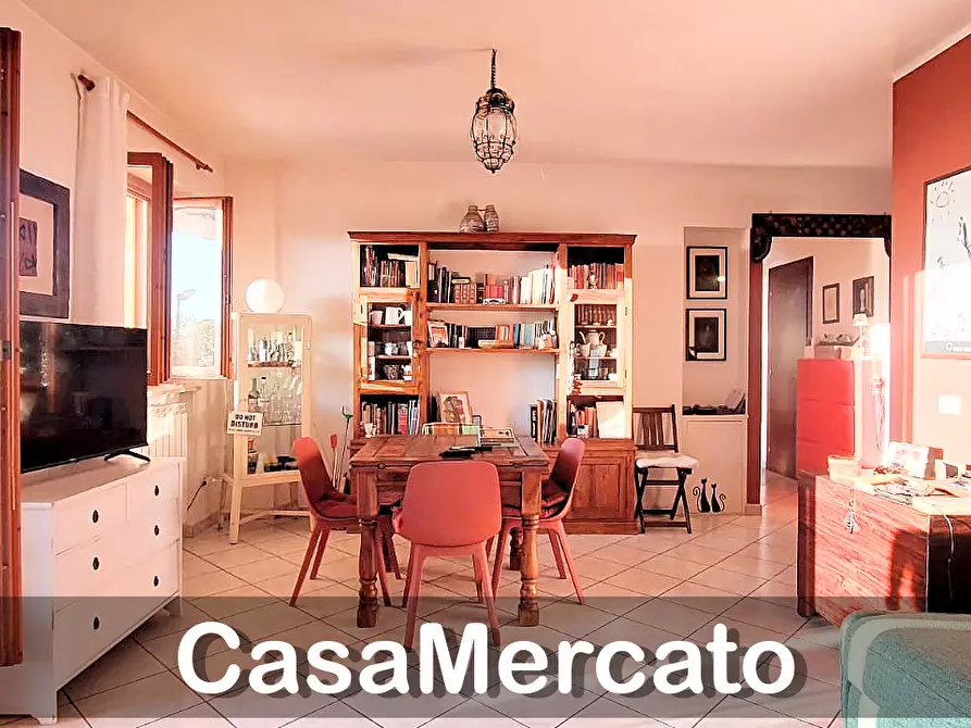 Immagine 2 di Trilocale in vendita  in Via Roma a Rocca Di Papa