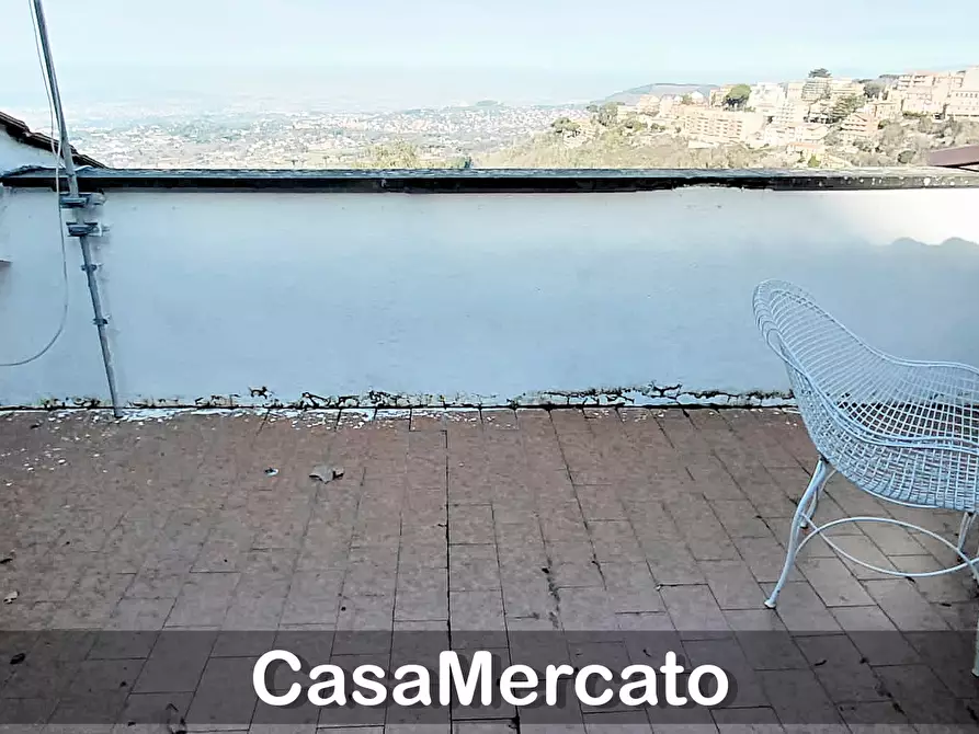 Immagine 23 di Trilocale in vendita  in Via Roma a Rocca Di Papa