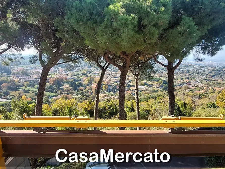 Immagine 28 di Trilocale in vendita  in Via Marino a Rocca Di Papa