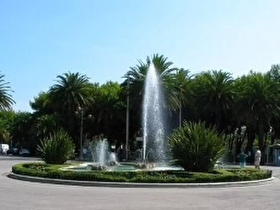 Immagine 1 di Locale commerciale in vendita  a San Benedetto Del Tronto