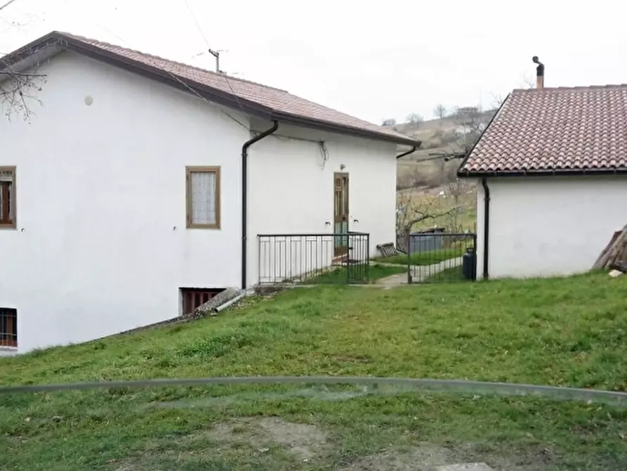 Immagine 3 di Rustico / casale in vendita  in località difesa pietracupa a San Fele