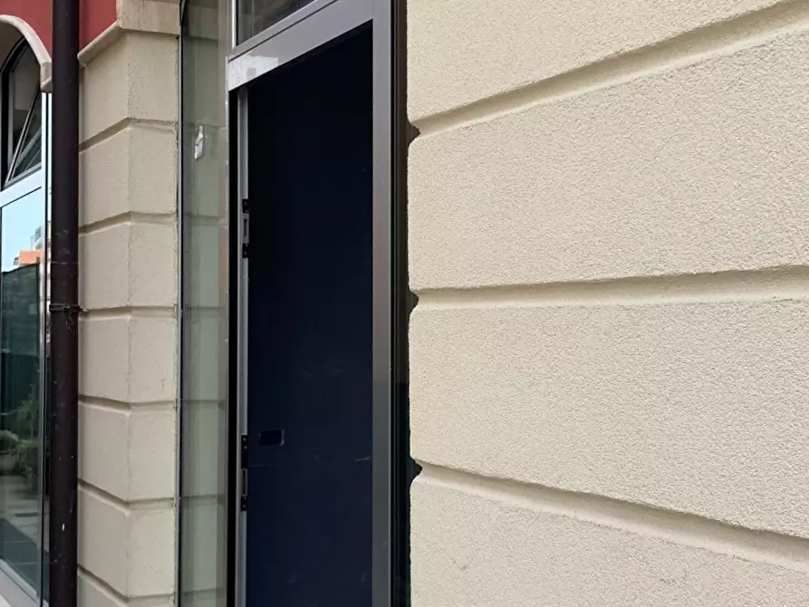 Immagine 2 di Laboratorio in vendita  a San Benedetto Del Tronto