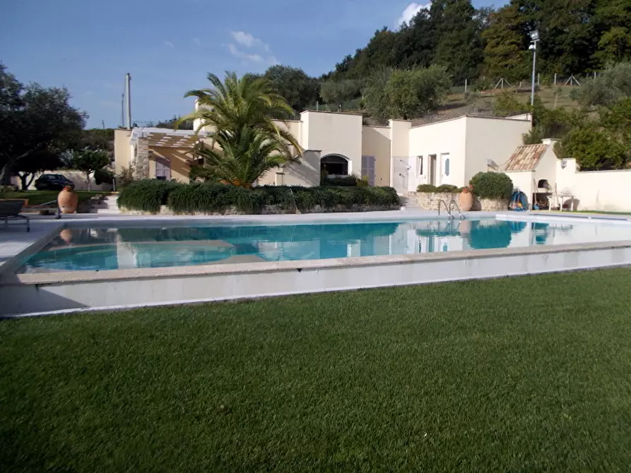 Immagine 1 di Villa in vendita  a Lapedona