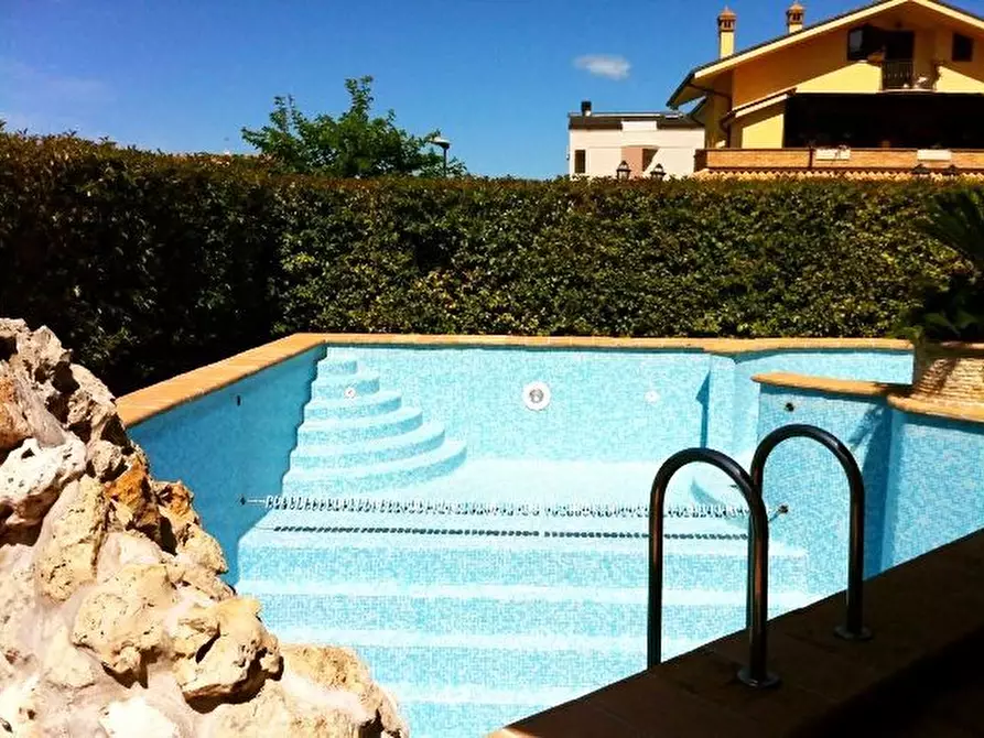 Immagine 17 di Casa indipendente in vendita  a Pineto