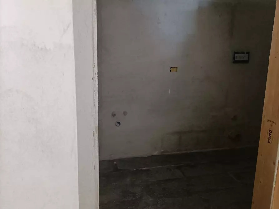 Immagine 9 di Locale commerciale in vendita  a Alba Adriatica