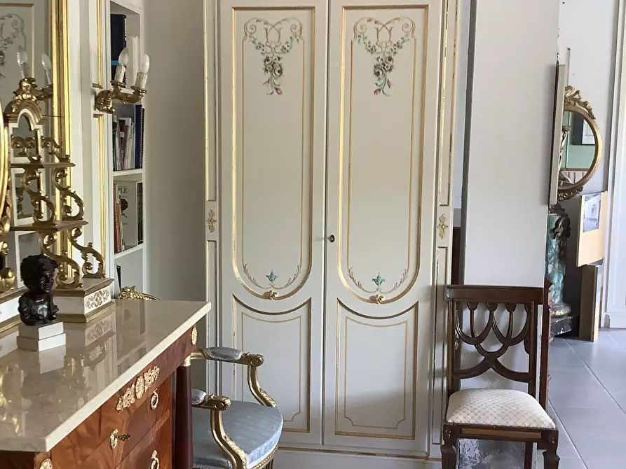 Immagine 20 di Palazzo in vendita  a Monsampolo Del Tronto